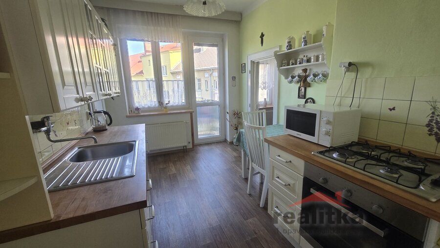 Pronájem bytu 2+1, 51m2 s balkónem a zahradou, Opava, ul. třída Spojenců