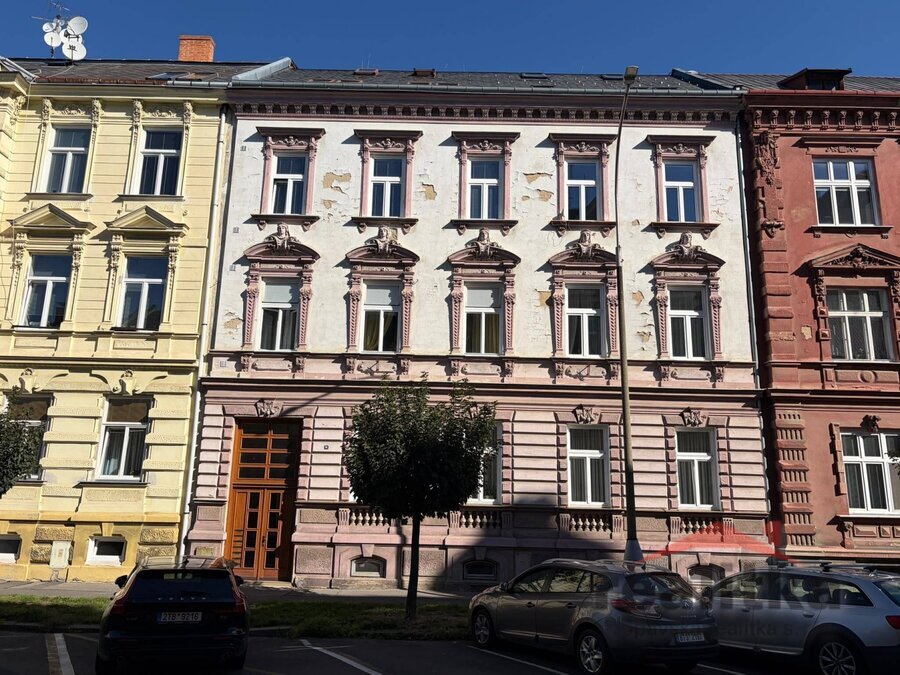 Prodej velkého bytu 2+1 s balkonem a komorou na Lidické ulici v Opavě