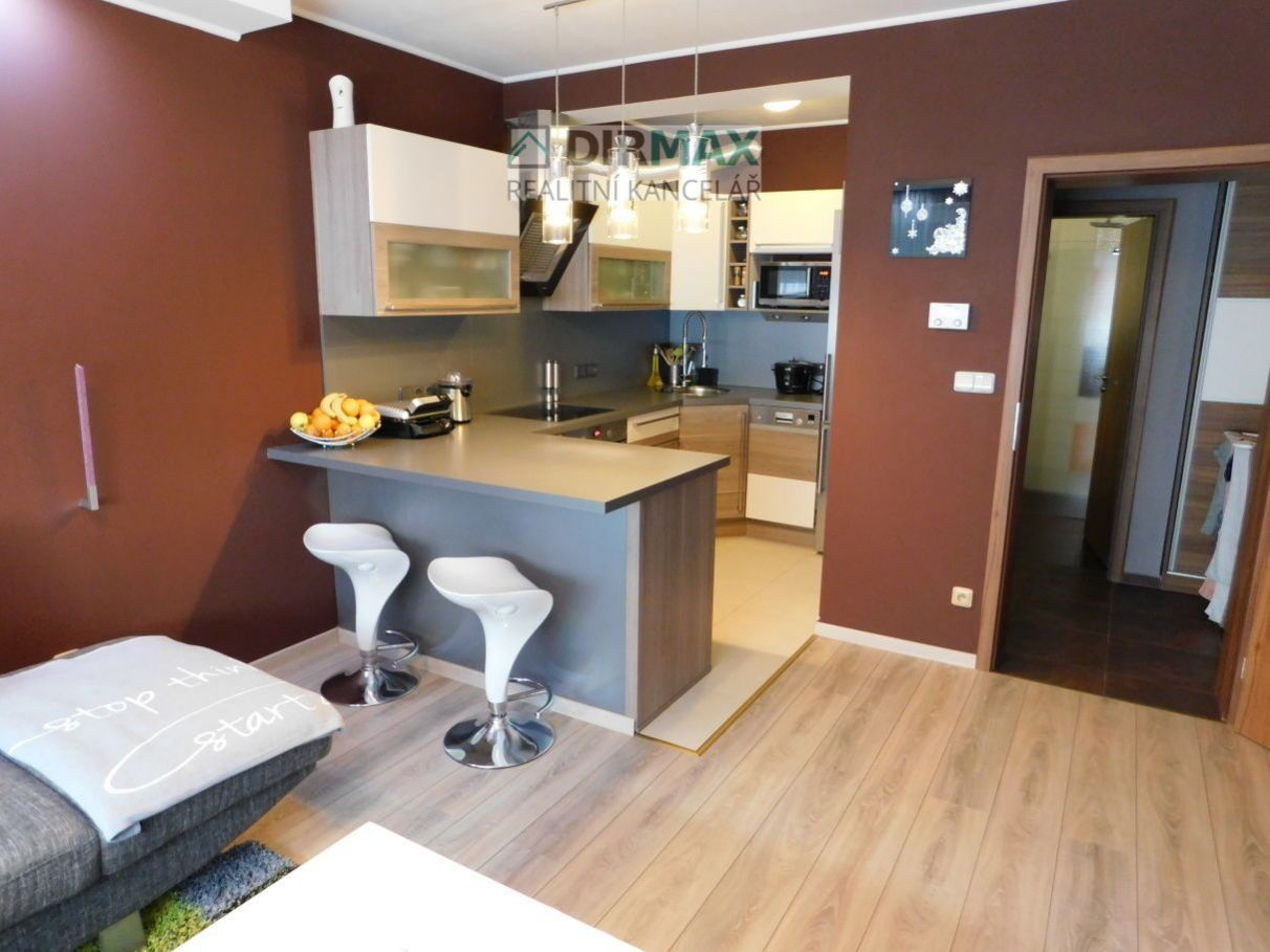 Pronájem bytu 2+kk, 54m2, OV, Vstupní ulice, Plzeň - Černice