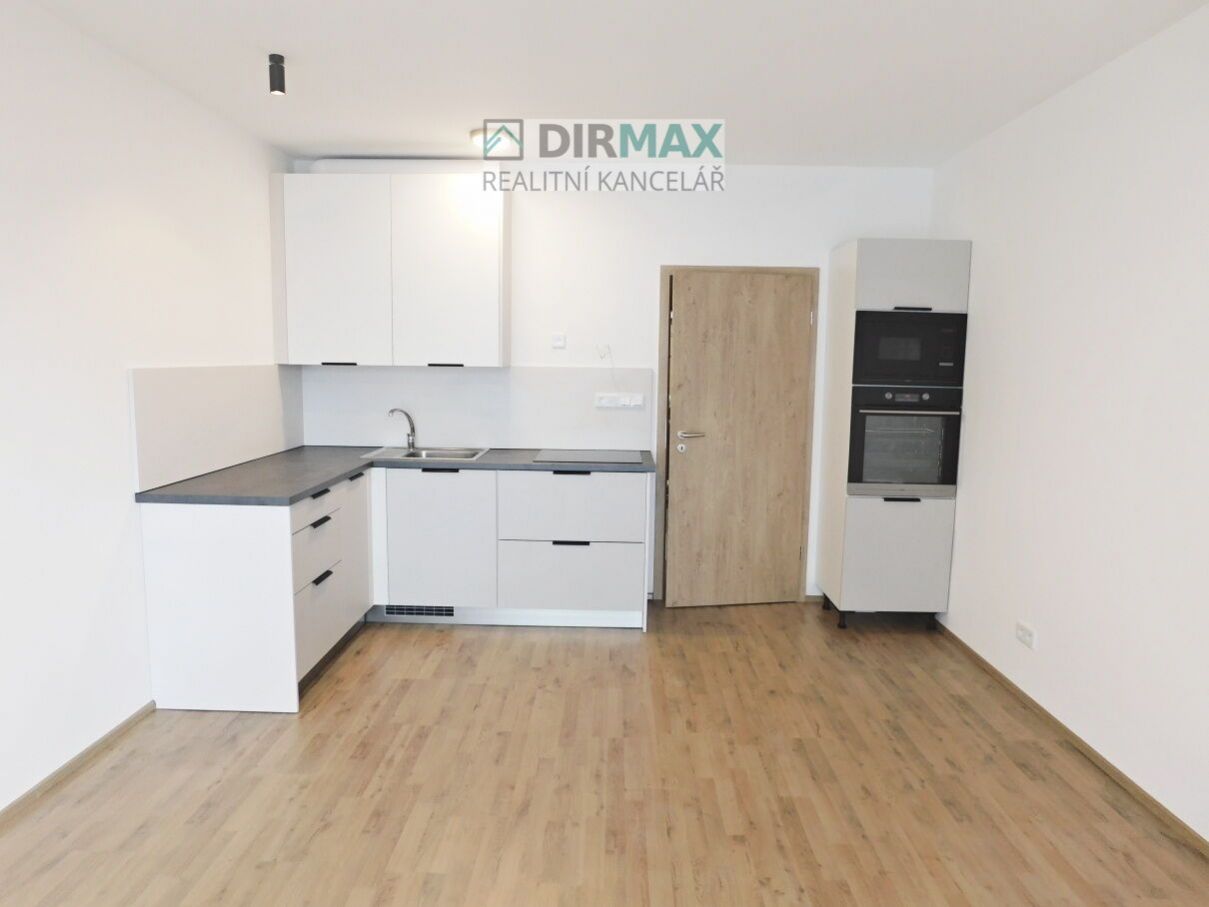 Pronájem bytu 1+kk s balkonem, 38 m2, Plzeň Jižní Předměstí
