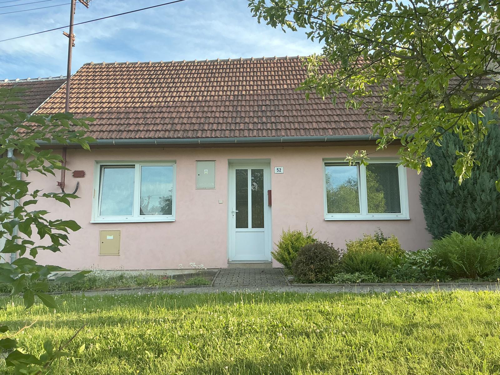 Prodej řadového domu 2+1 s možností rozšíření Bohaté Málkovice se zahradou a objektem s potenciálem