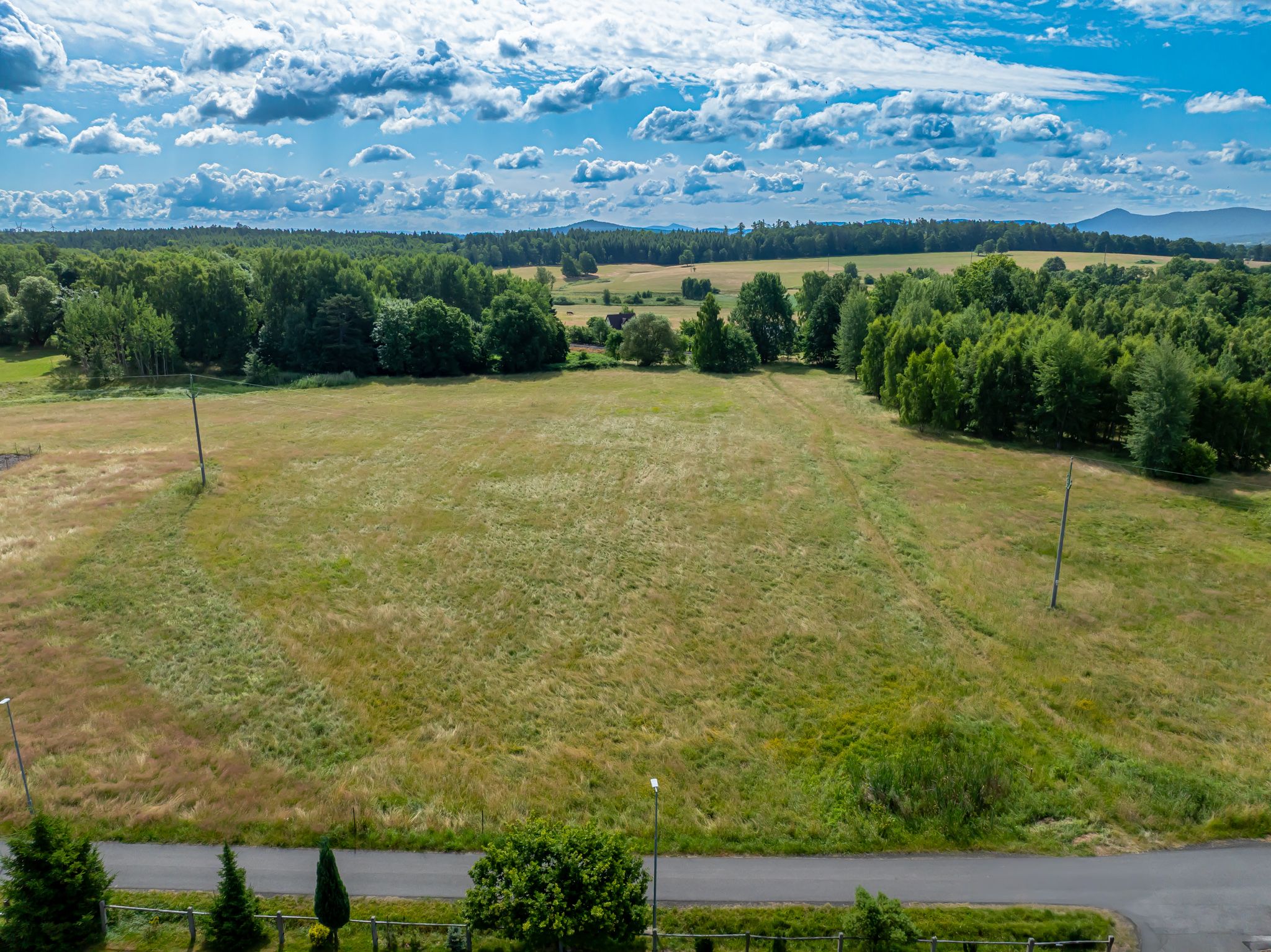 Stavební pozemek 1 986 m² – Rumburk | Příroda u dveří, centrum 10 min pěšky