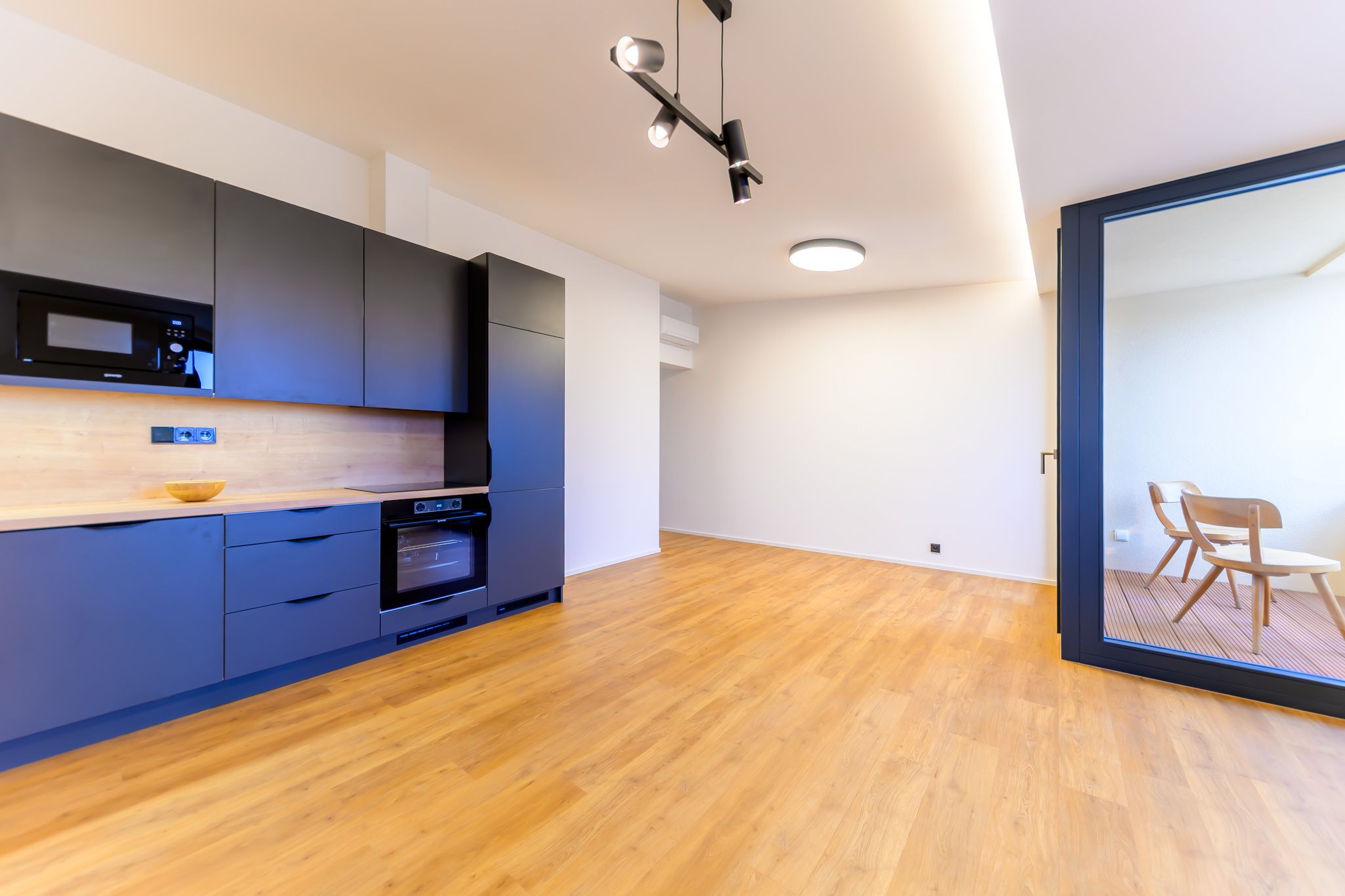 Prémiový pronájem – nový byt 2+kk 69,6 m² s balkonem, Světova 16, Praha 8 - Libeň