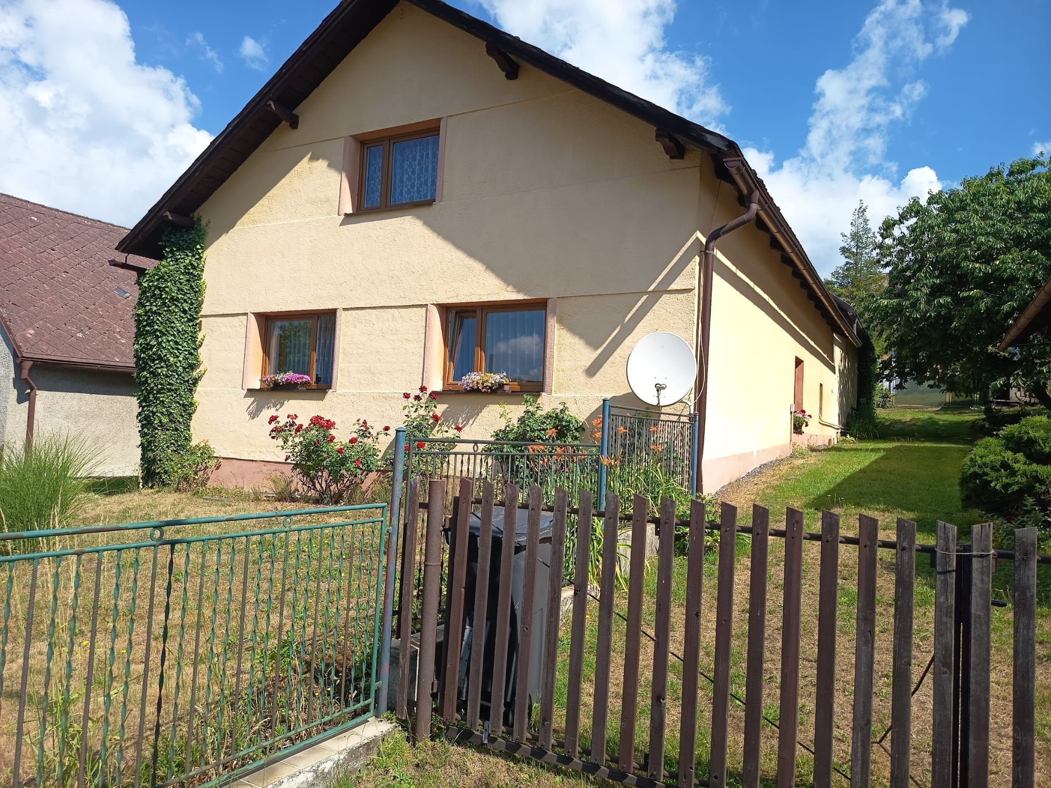 Prodej rodinného domum², pozemky 353 m²