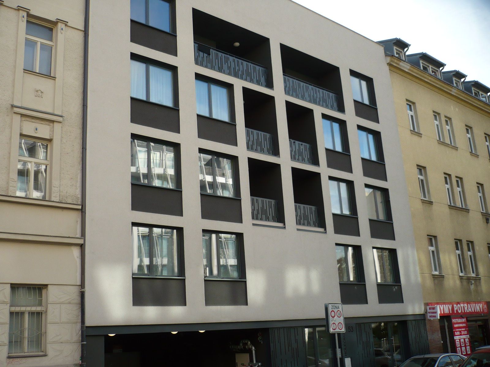 Garážové stání blízko centra Smíchova