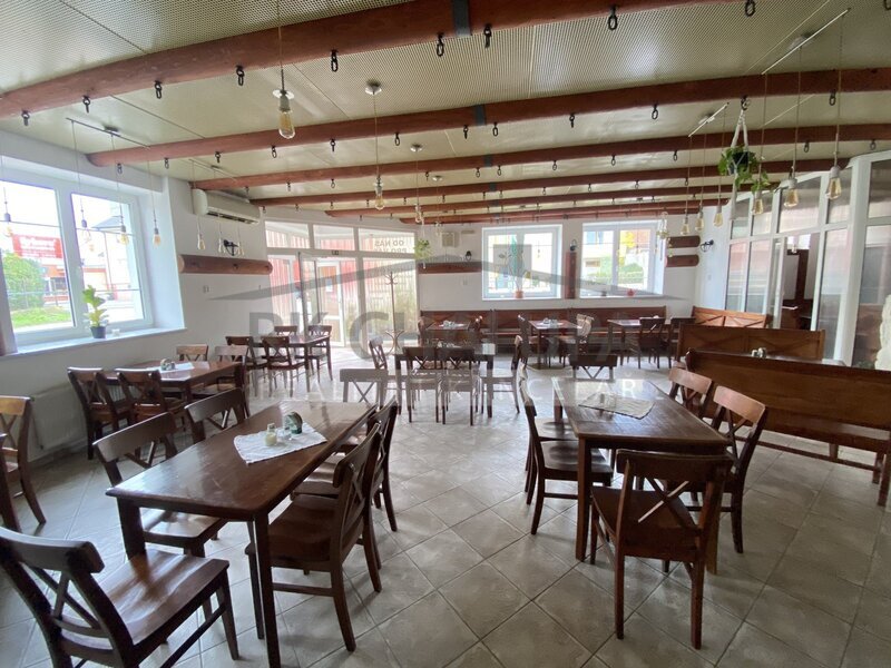 Pronájem vybavené restaurace, Mladé, České Budějovice, gastro, salonky, sklady, kancelář, 90 míst