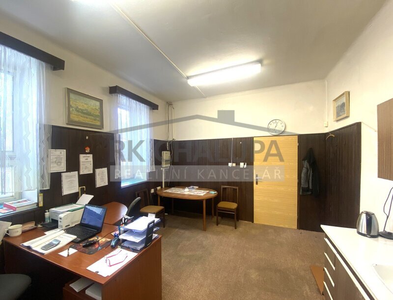 Pronájem kanceláře, 2 místnosti, nám. Švabinského, Mladé, České Budějovice, 47 m2, vjezd do dvora