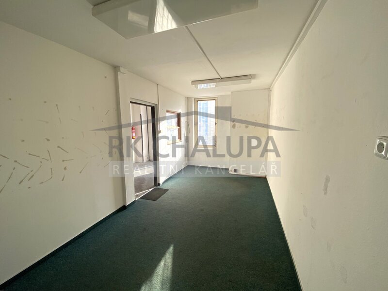 Pronájem dílny, skladových, prostor, nám. Švabinského, Mladé, Č. Budějovice, 109 m2, vjezd do dvora