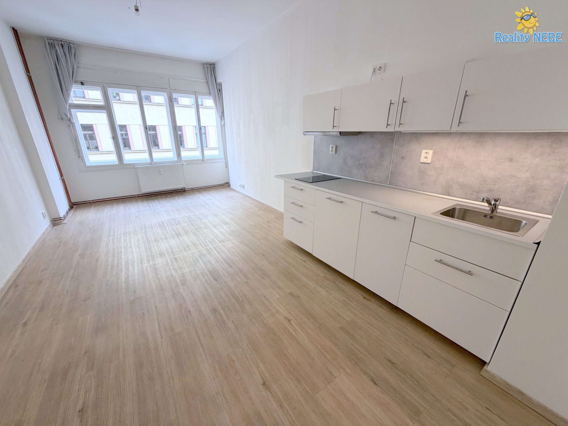 Pronájem bytu 1+kk 32m2 Štěpánská Praha 1