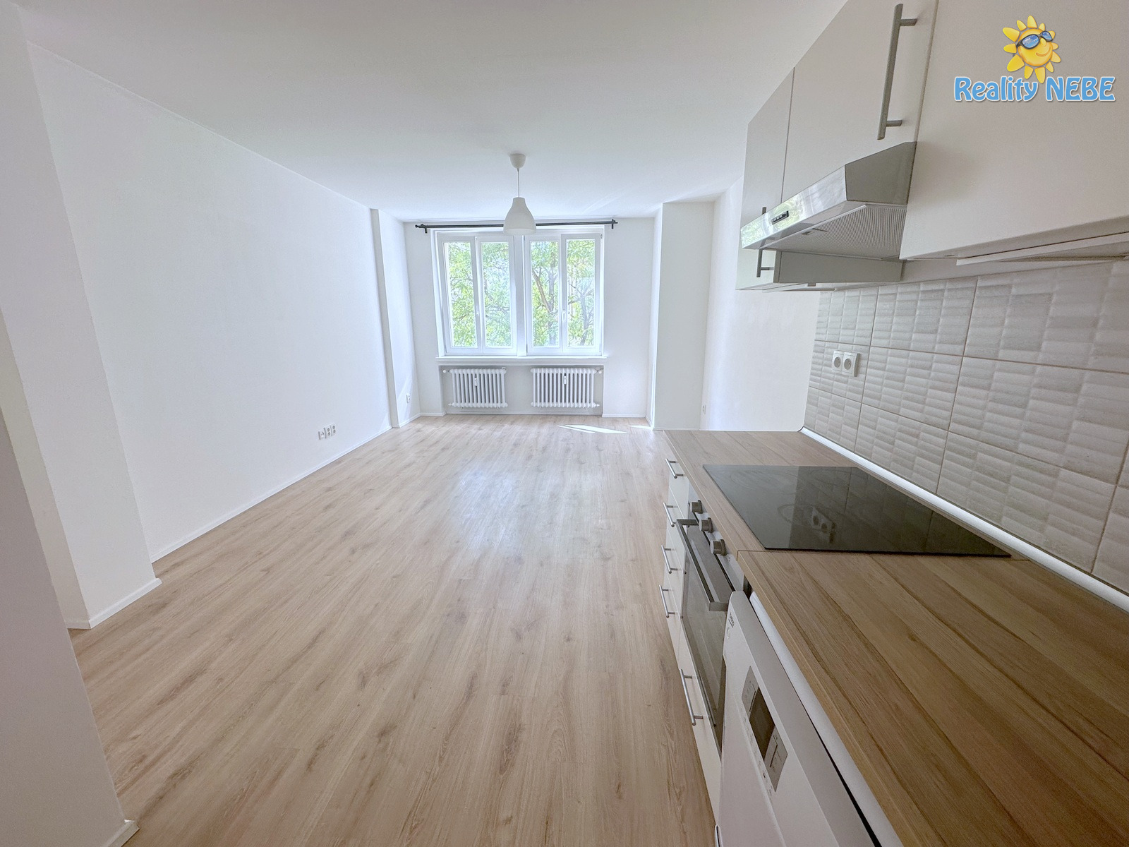 Pronájem bytu 2+kk 62m2 Baranova Praha Flora