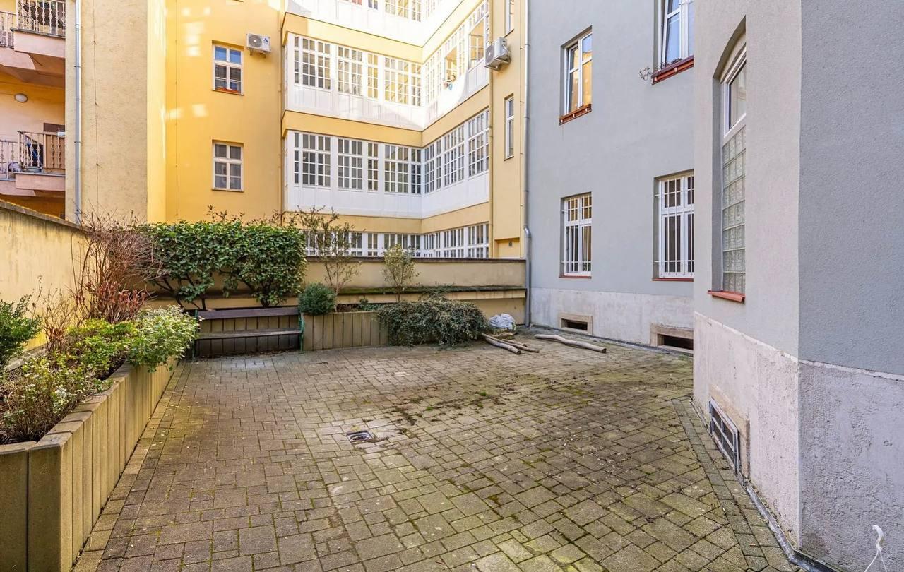 Prodej mezonetového bytu 4+kk, 126 m², Vltavská, Praha 5 Smíchov