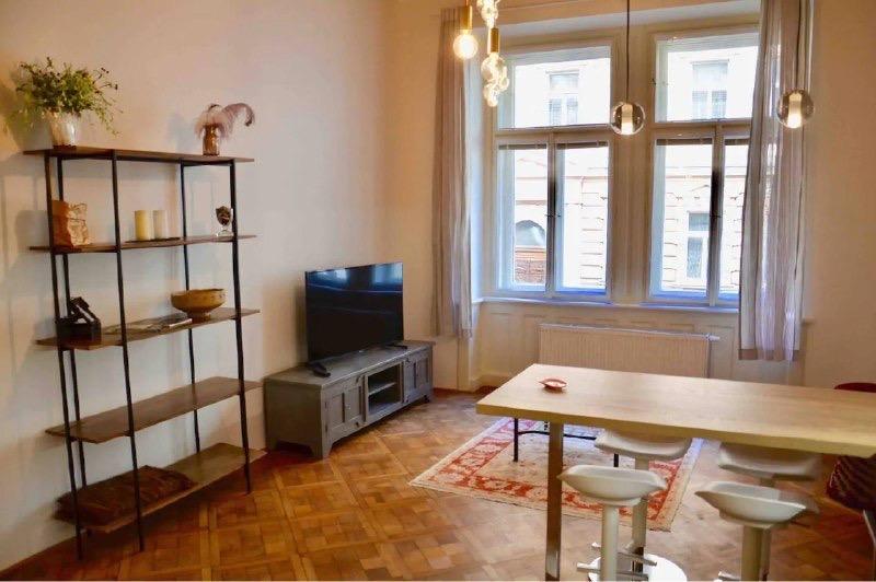 Pronájem kompletně zařízeného bytu 2+kk, 55 m² Praha 2, Vinohrady